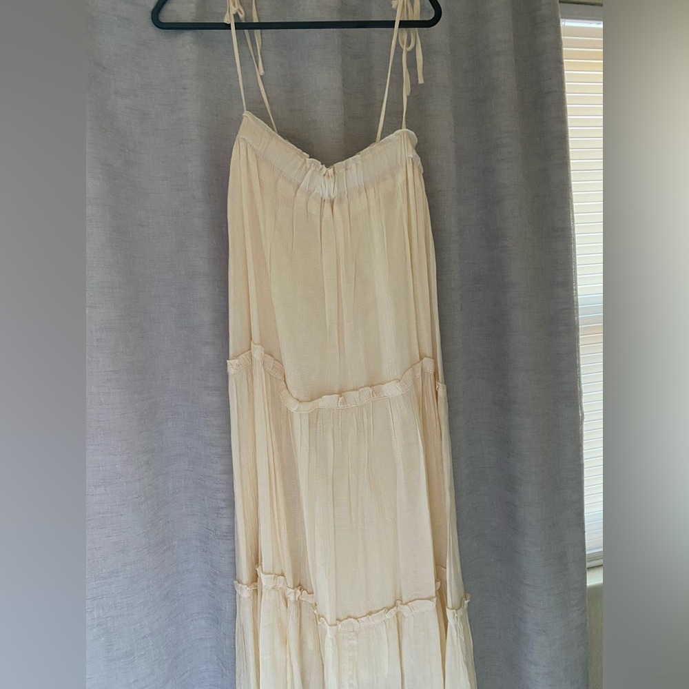 Cream flowy spaghetti strap maxi dress Medium